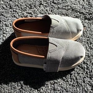 Toddler new Toms shoes